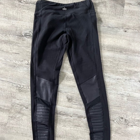 Black Alo Yoga Moto Legging - Picture 2 of 2